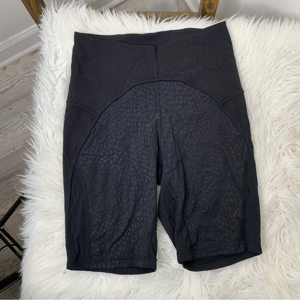 Lululemon Unlimit High-Rise Short 8" Women's Black Shorts